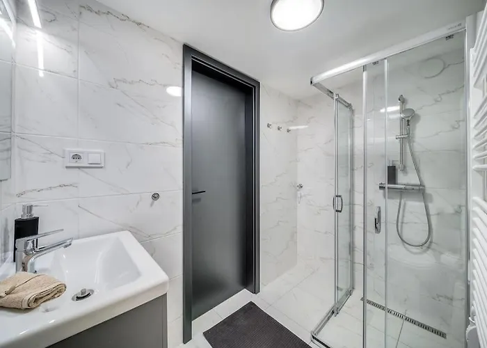 Loft 8 - Cozy Stylish With Parking