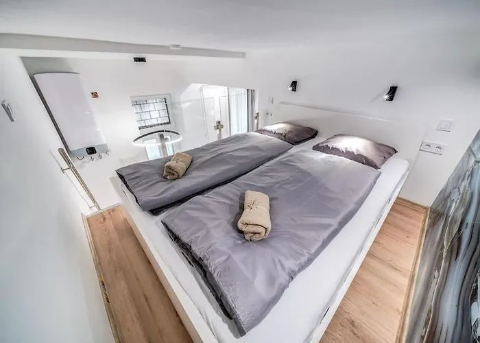 Loft 8 - Cozy Stylish With Parking